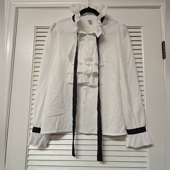 Ba la Xiao Mian Yang - Black & White Long-Sleeve Ruffle Top With Neck Tie - Picture 1 of 5